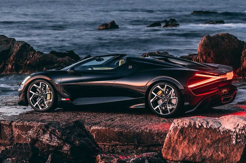 Bugatti Mistral visits southern France to meet its namesake