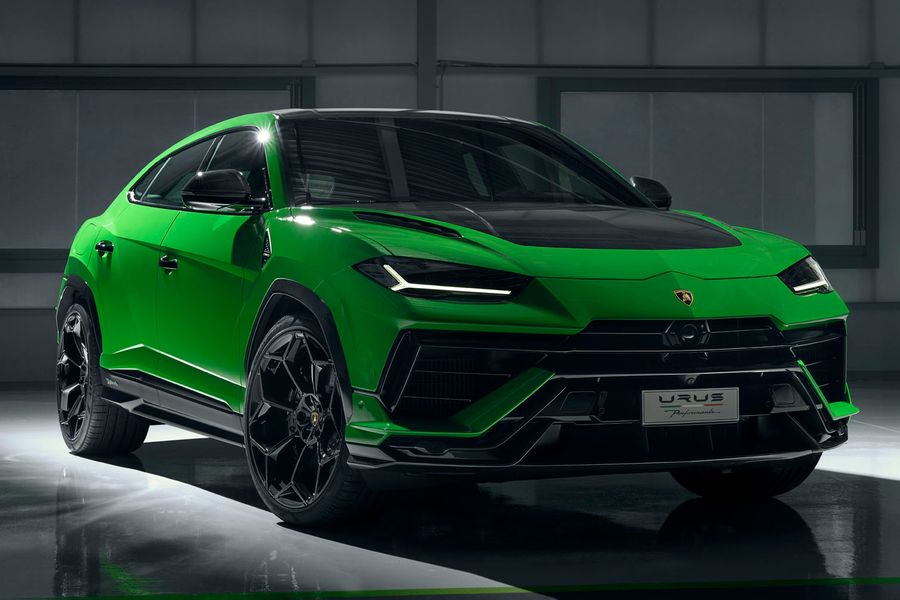 The New 2023 Lamborghini Urus Performante