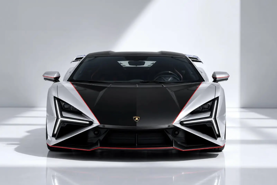Behold the new Lamborghini Revuelto SV