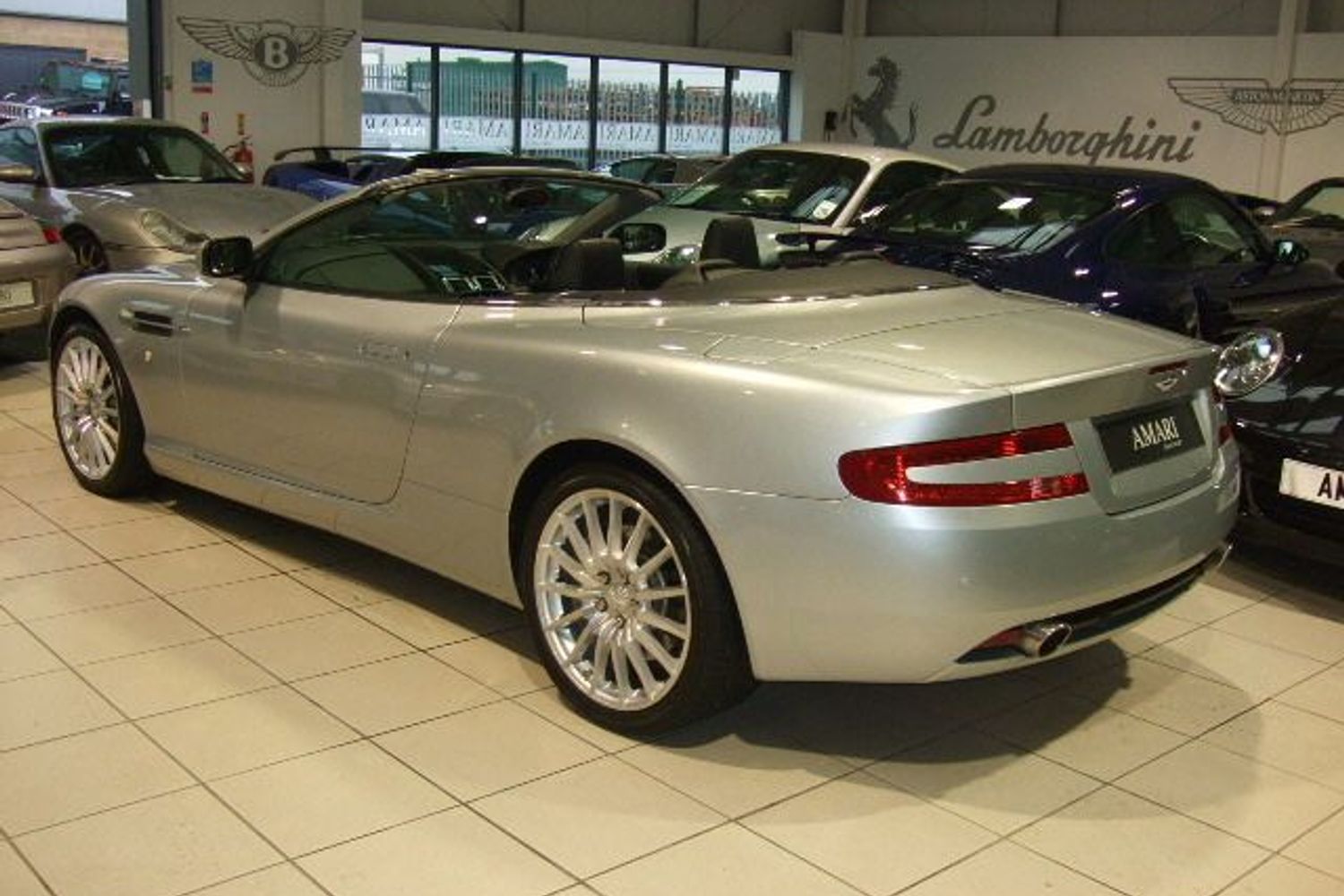 ASTON MARTIN DB9 Volante