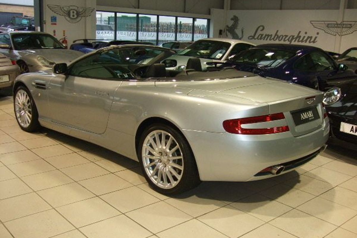 ASTON MARTIN DB9 Volante