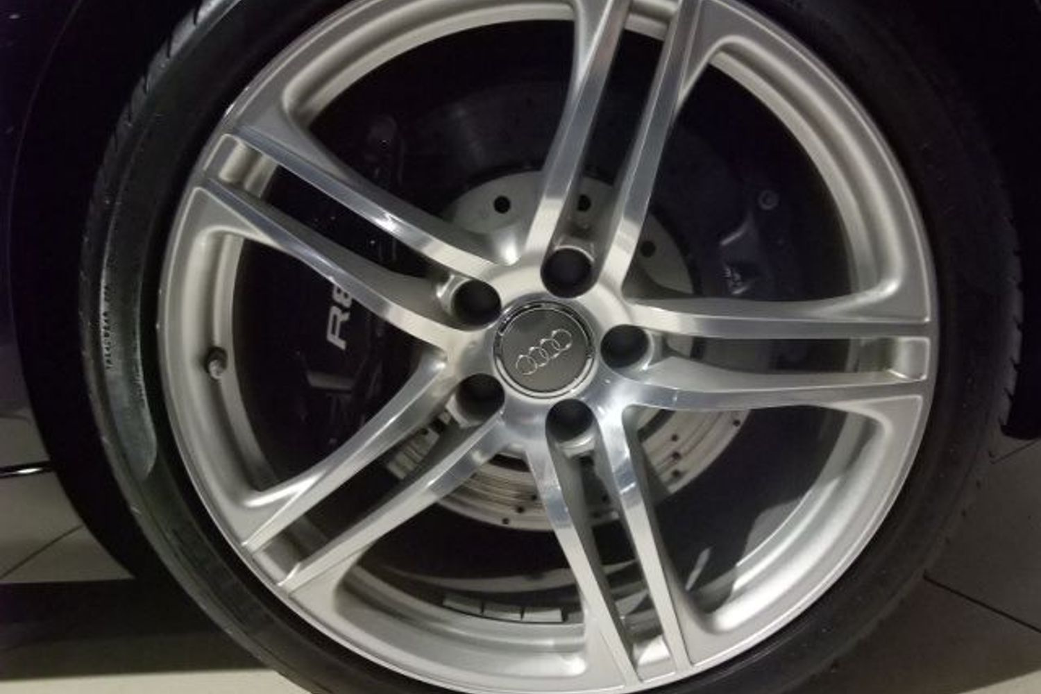 AUDI R8 4.2 V8 FSi