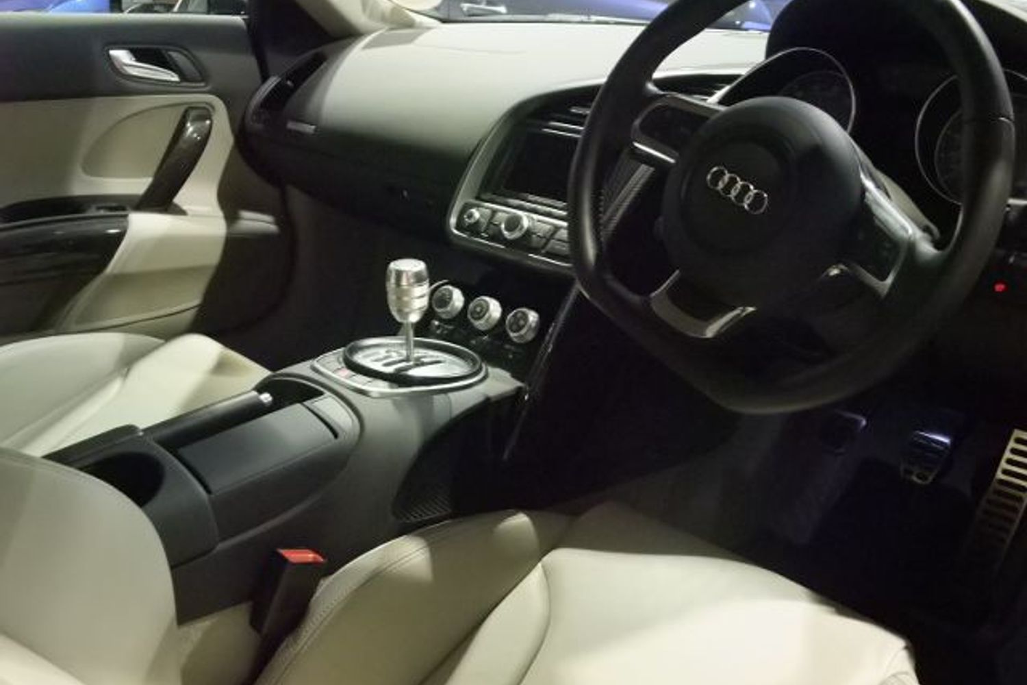 AUDI R8 4.2 V8 FSi