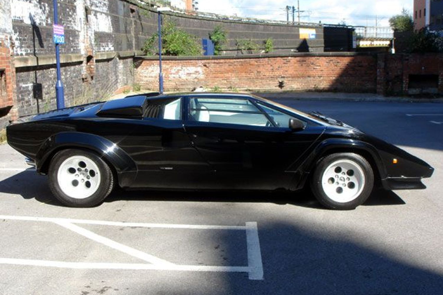 LAMBORGHINI Countach LP500