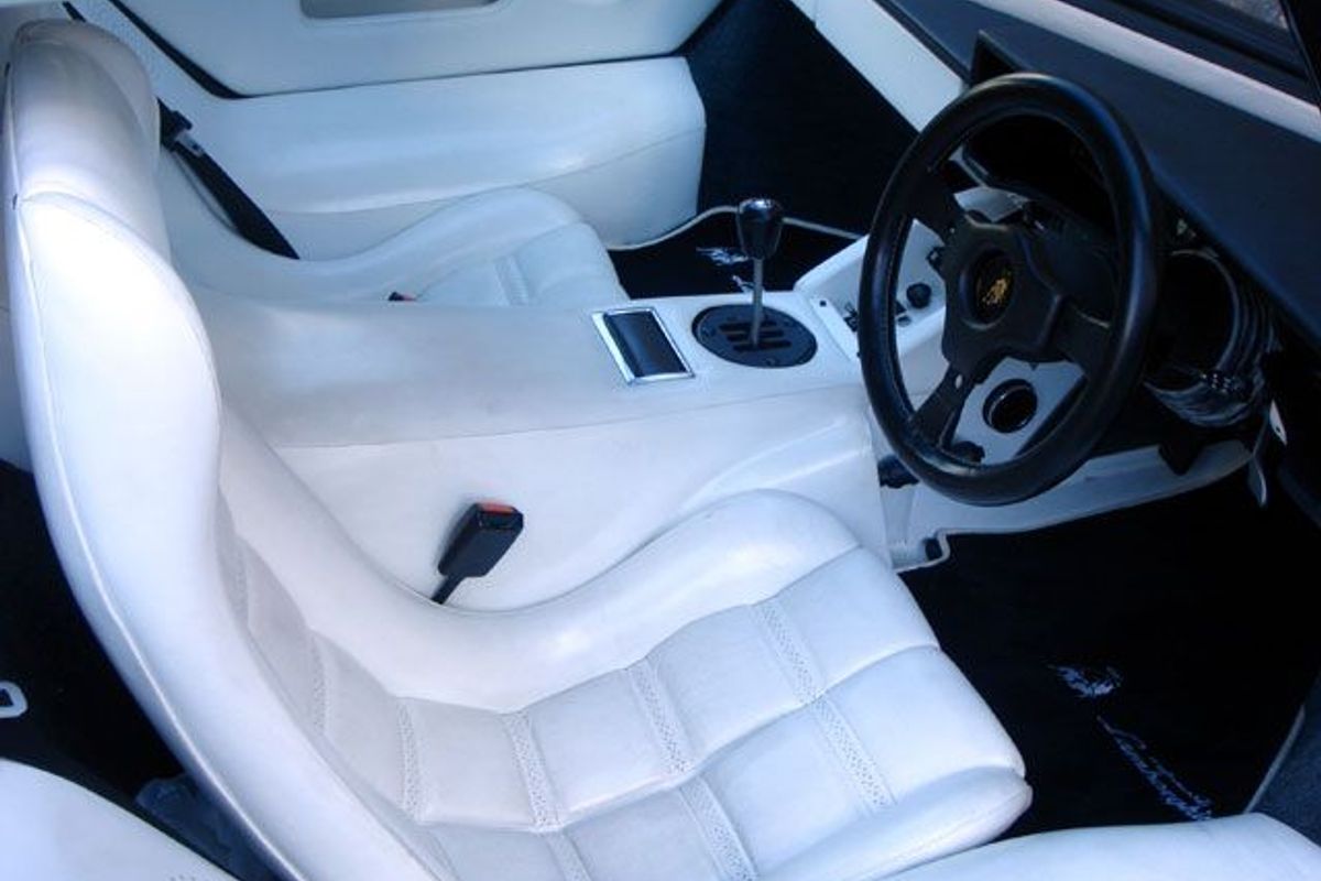 LAMBORGHINI Countach LP500