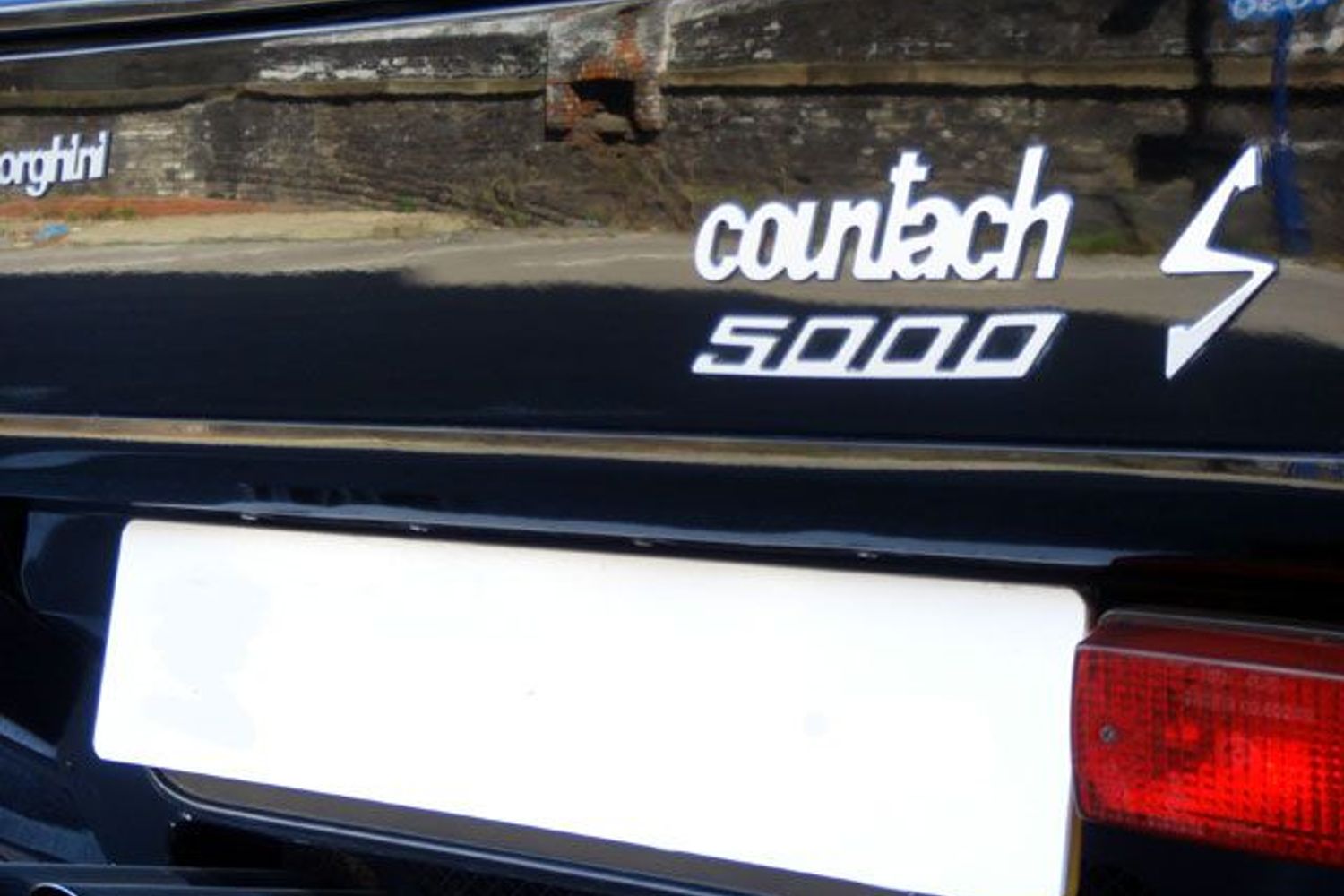 LAMBORGHINI Countach LP500