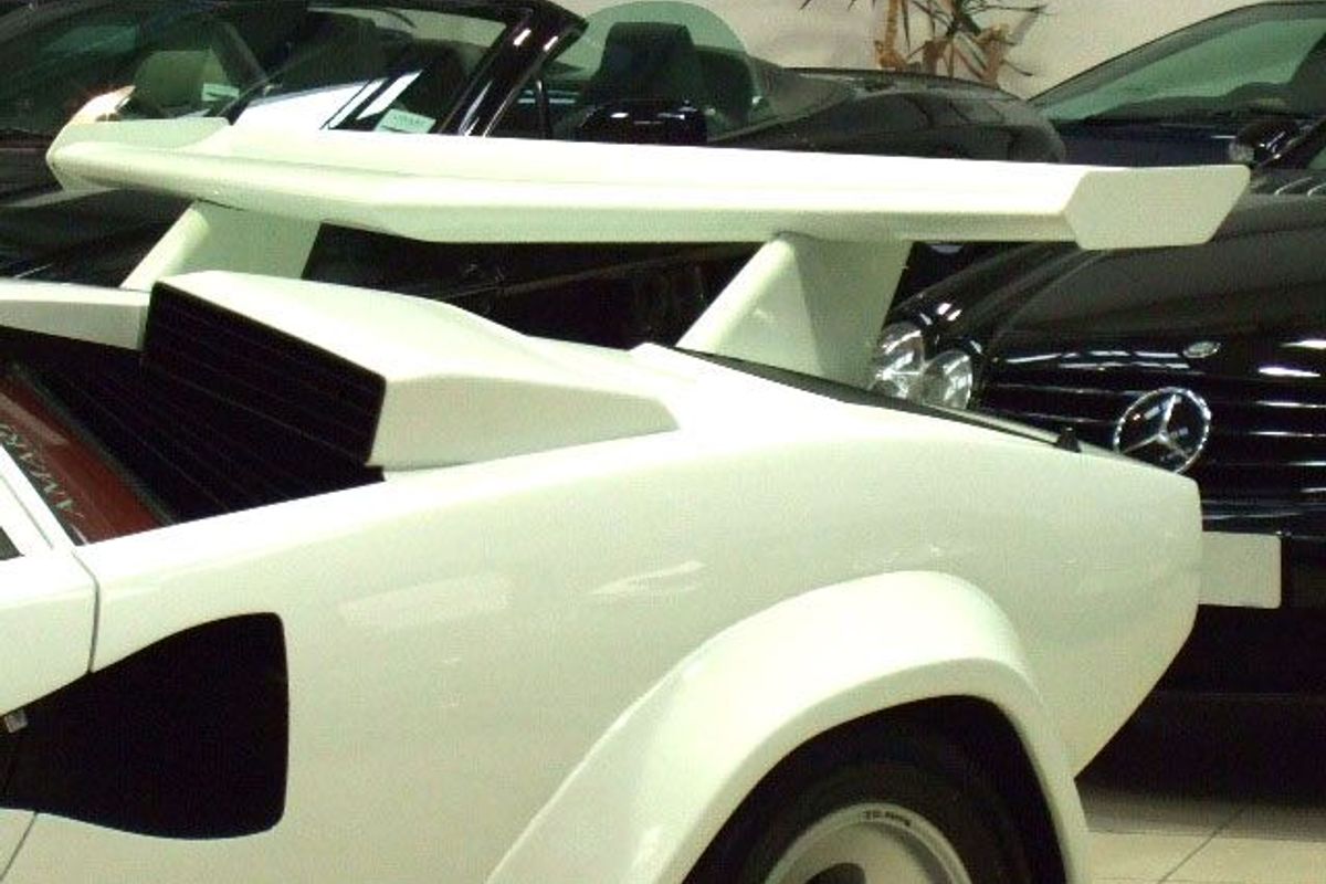 LAMBORGHINI Countach Side Skirted 88 1/2 QV