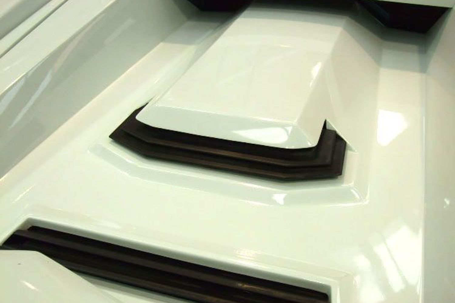 LAMBORGHINI Countach Side Skirted 88 1/2 QV