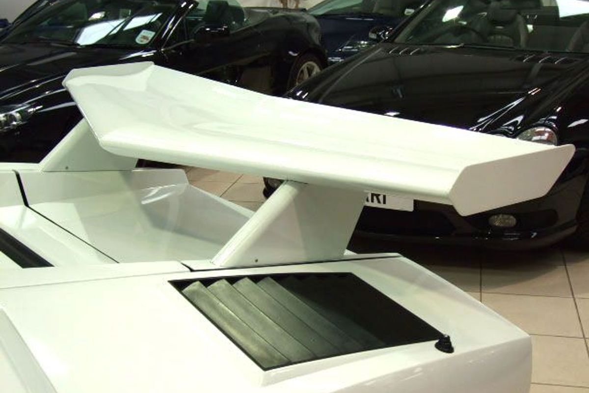 LAMBORGHINI Countach Side Skirted 88 1/2 QV