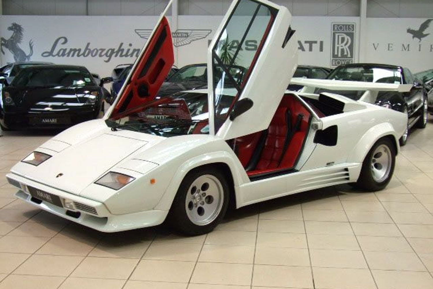 LAMBORGHINI Countach Side Skirted 88 1/2 QV