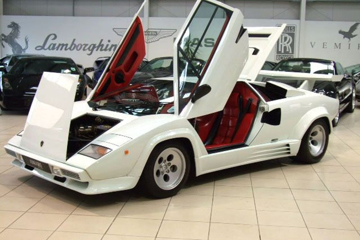 LAMBORGHINI Countach Side Skirted 88 1/2 QV