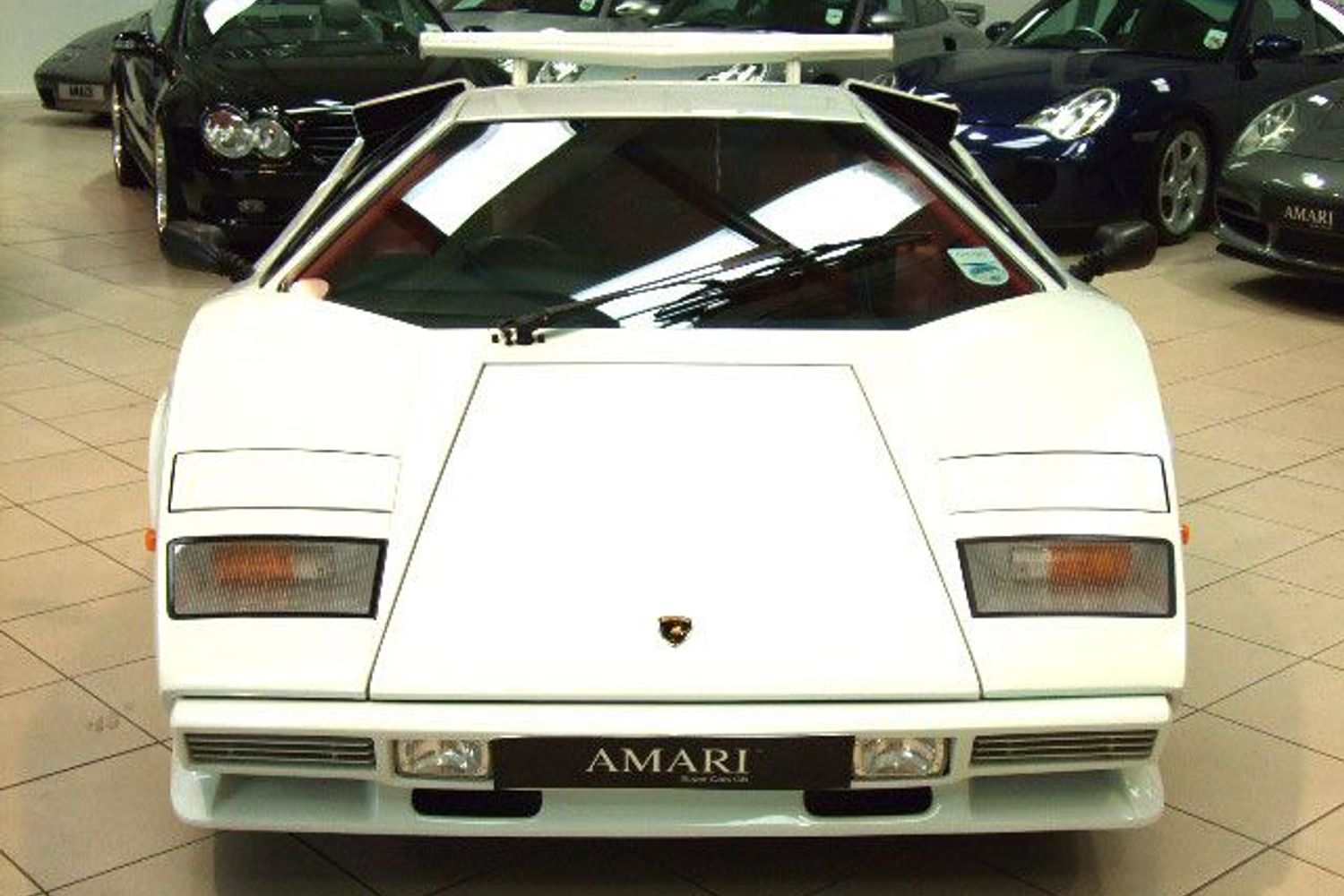 LAMBORGHINI Countach Side Skirted 88 1/2 QV