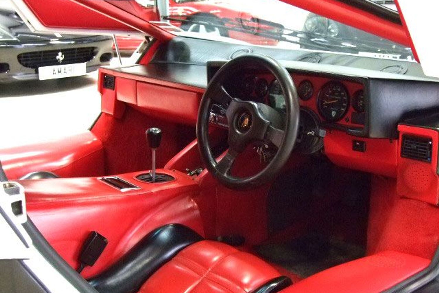 LAMBORGHINI Countach Side Skirted 88 1/2 QV