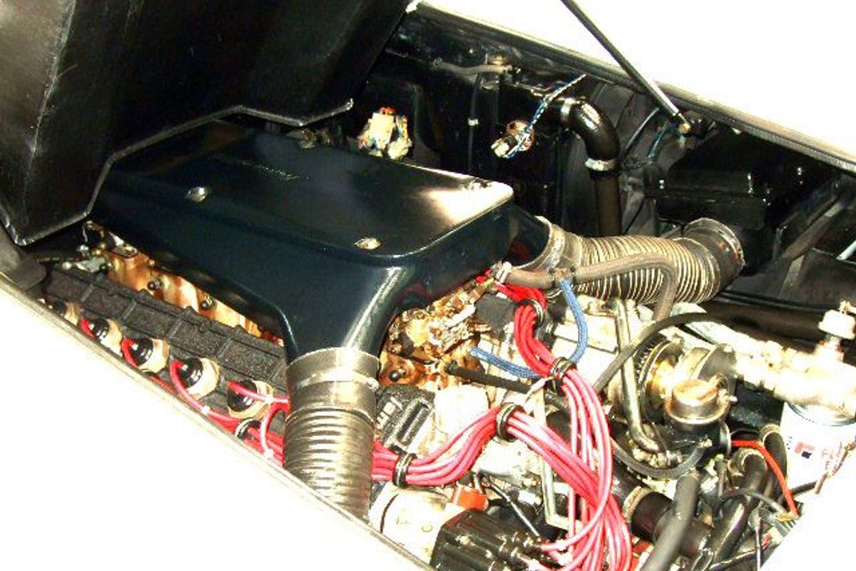 LAMBORGHINI Countach Side Skirted 88 1/2 QV