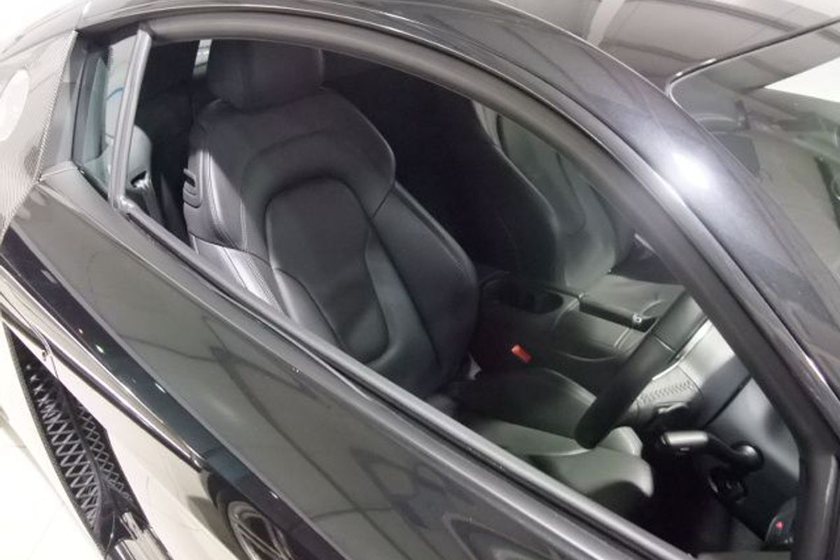 AUDI R8 4.2 FSI Quattro R Tronic