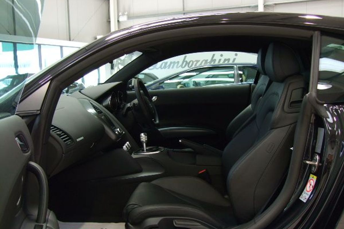 AUDI R8 4.2 FSI Quattro R Tronic