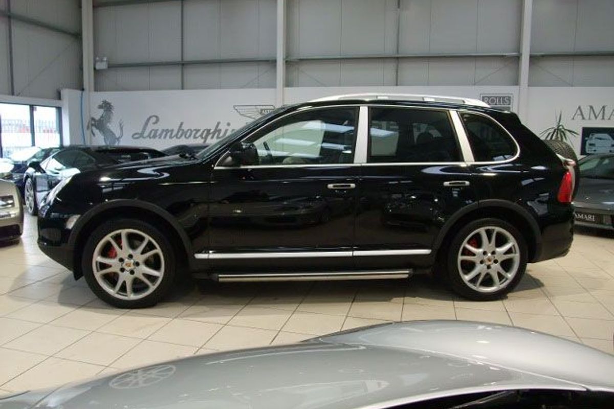 PORSCHE Cayenne Turbo