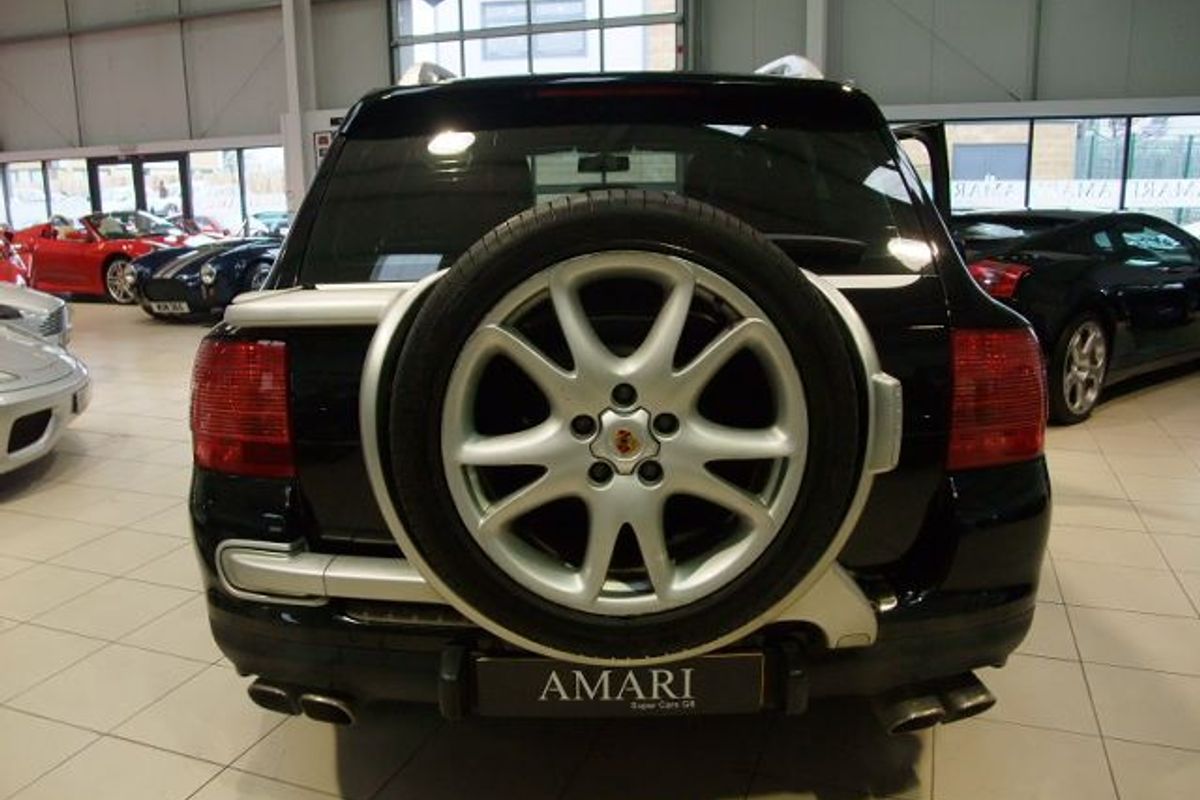 PORSCHE Cayenne Turbo