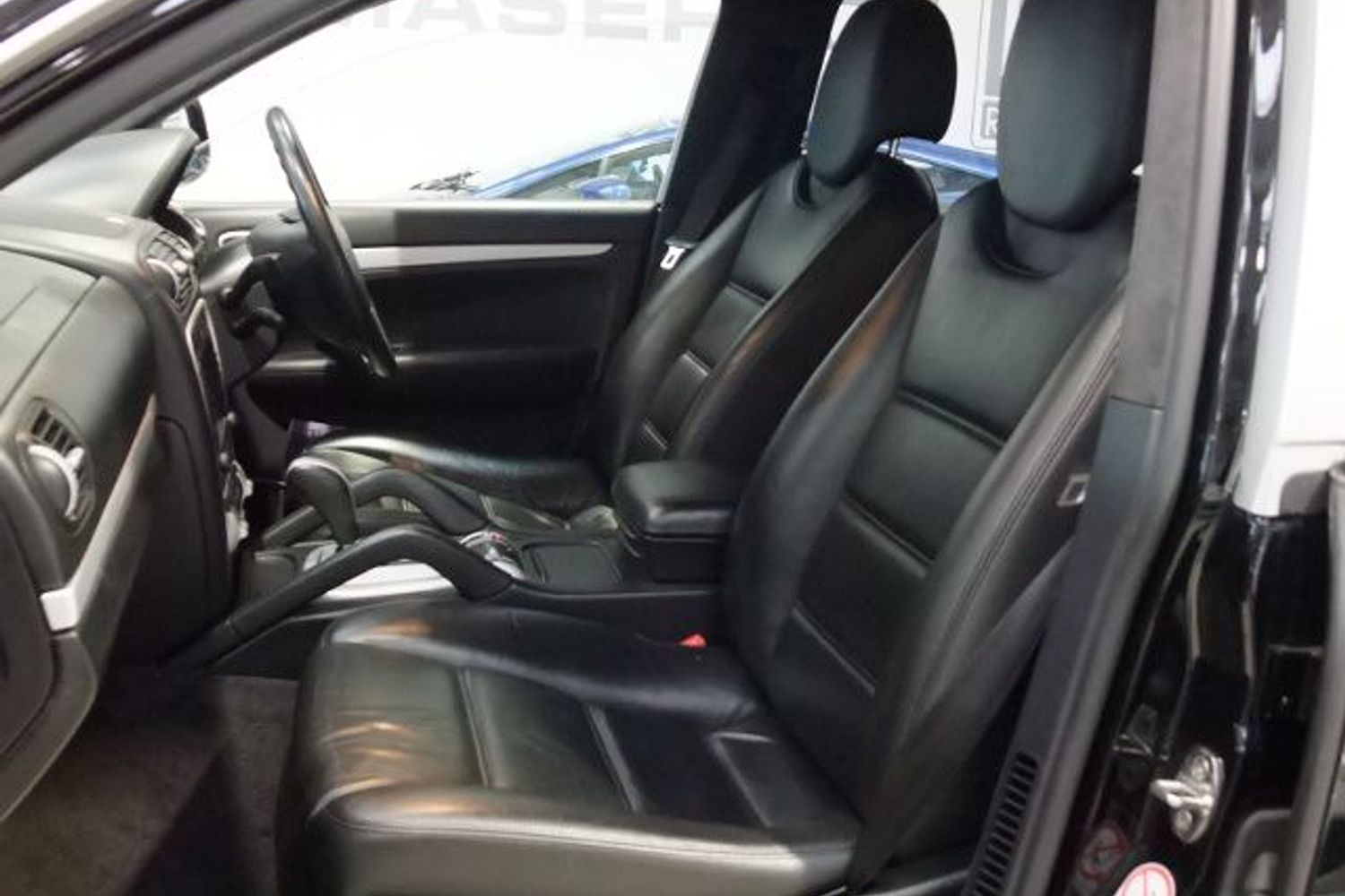 PORSCHE Cayenne Turbo