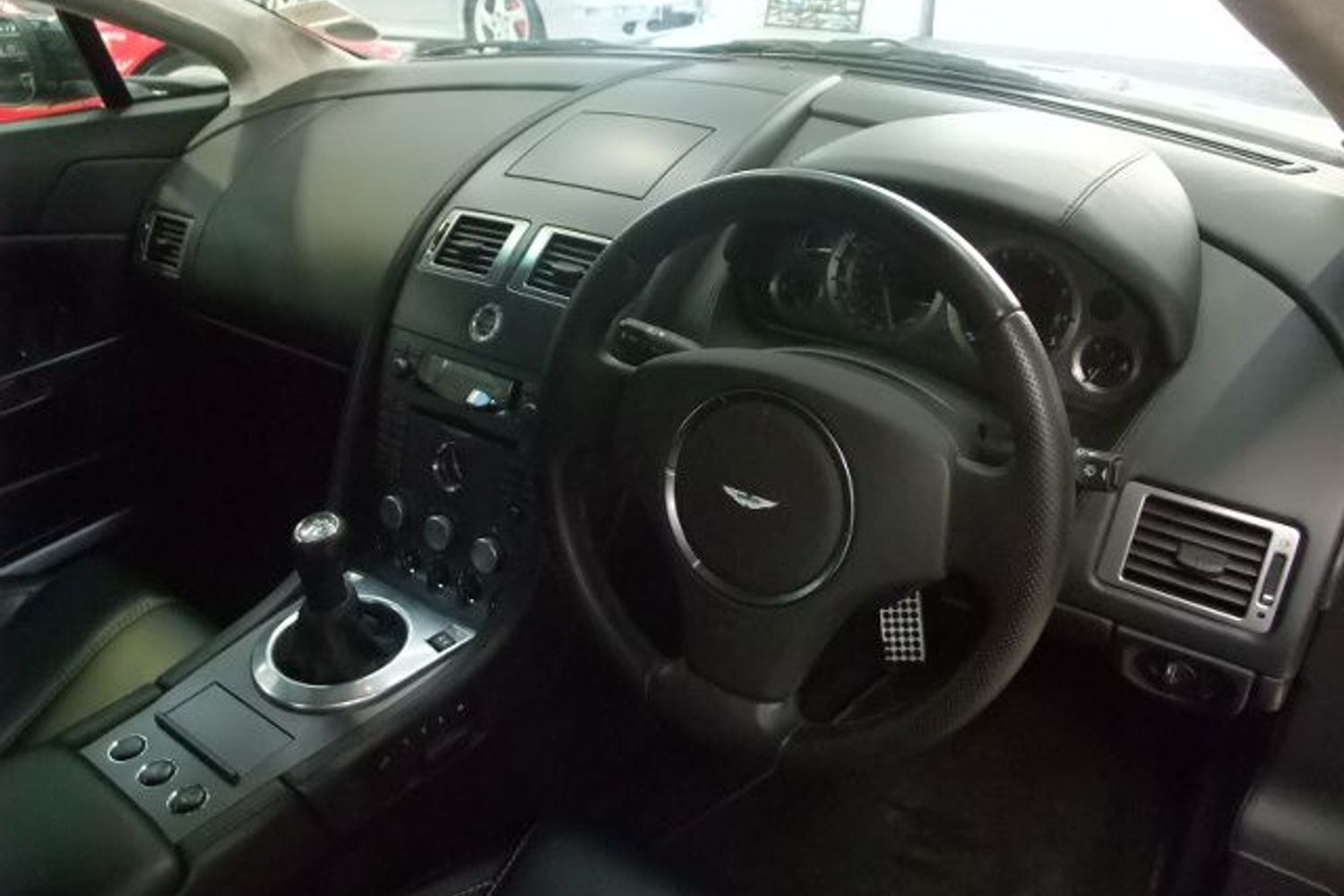 ASTON MARTIN Vantage AMV8