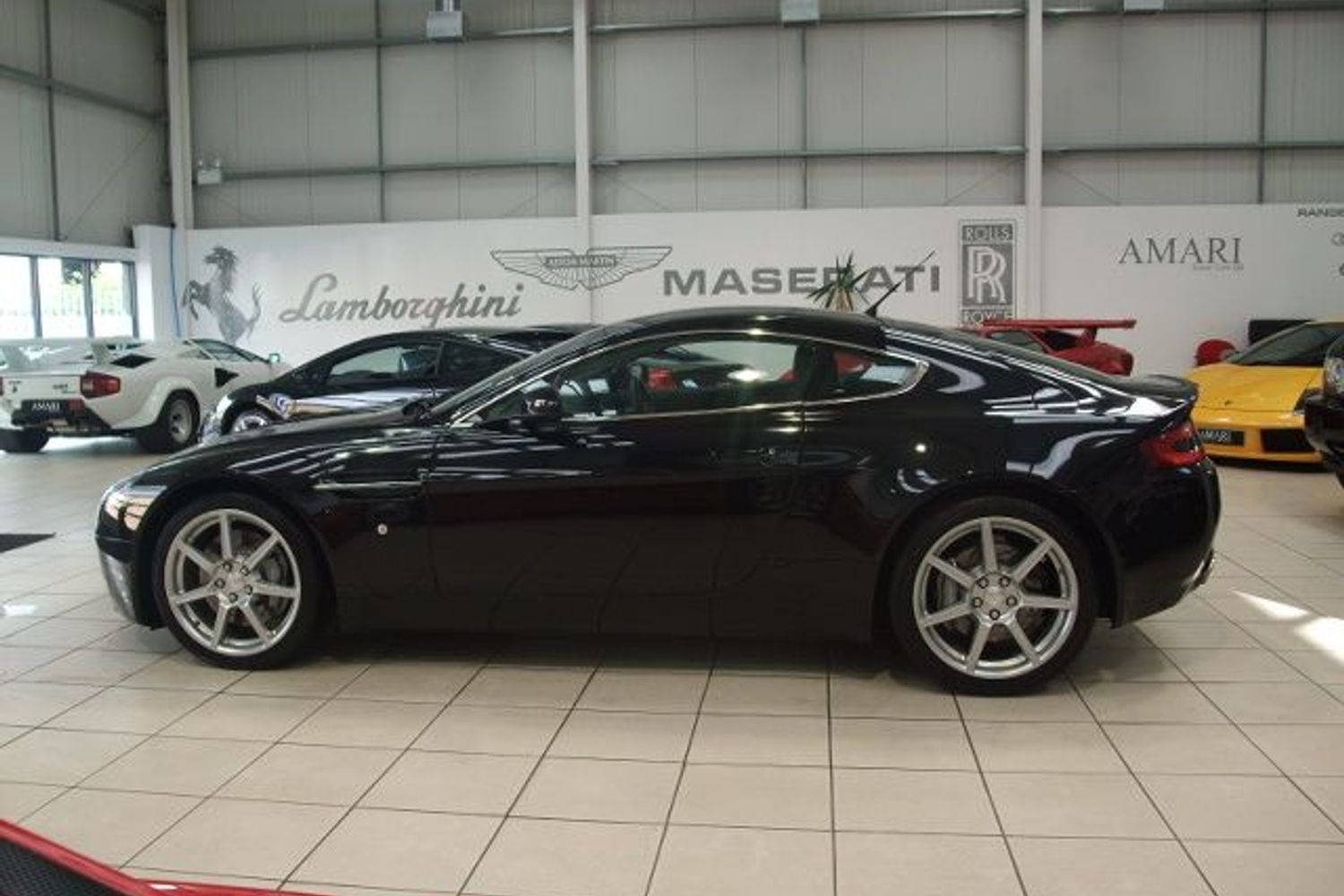 ASTON MARTIN Vantage AMV8