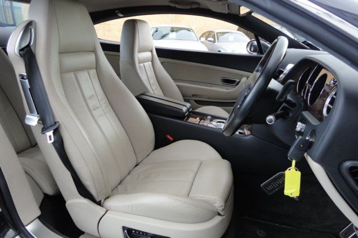 BENTLEY Continental GT Lot of car for little money
