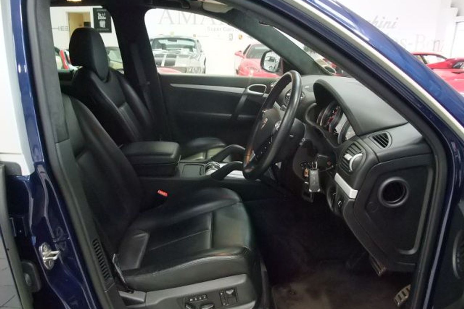 PORSCHE Cayanne Turbo S Tiptronic S (521Bhp)