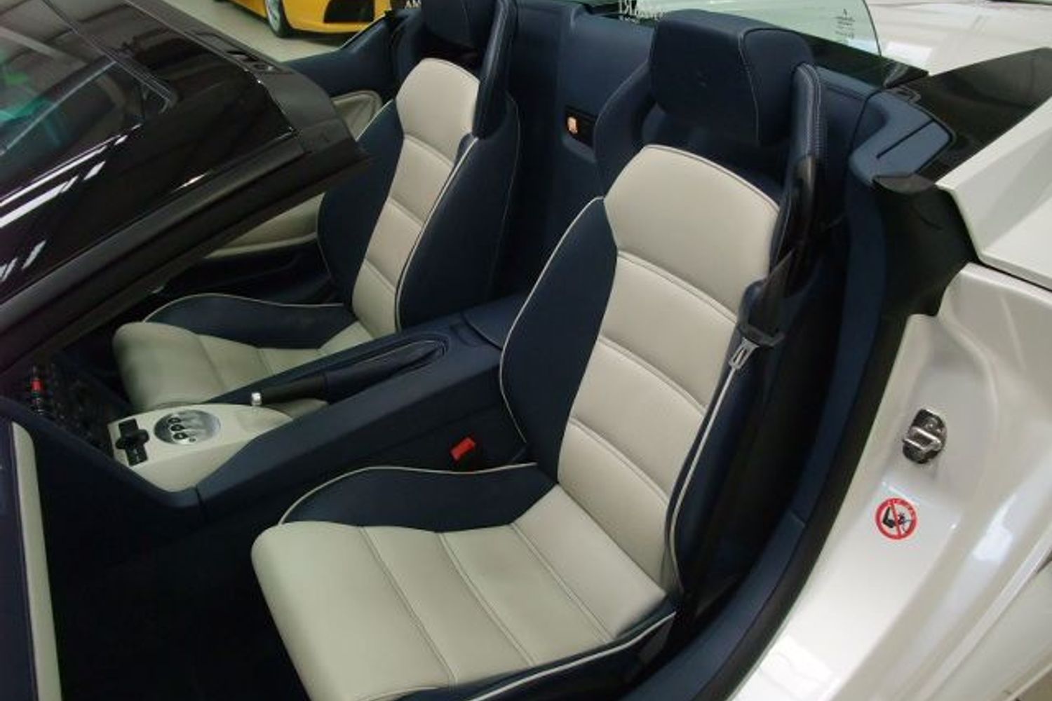 LAMBORGHINI Gallardo Spider E Gear Massive Spec