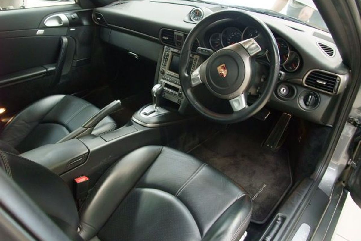 PORSCHE 997 C2 Tiptronic S "Huge Spec"