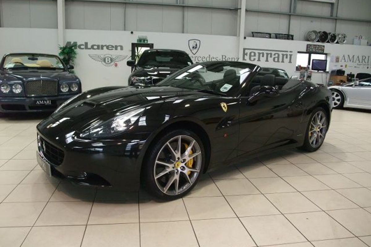 FERRARI California "Beautiful in every way"