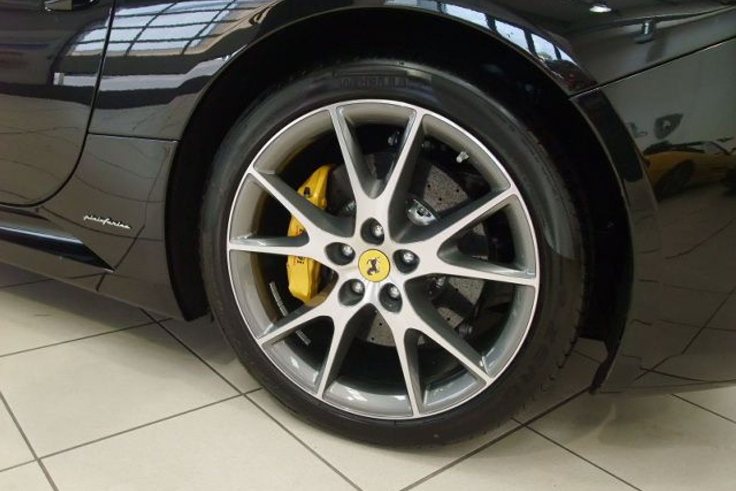 FERRARI California "Beautiful in every way"