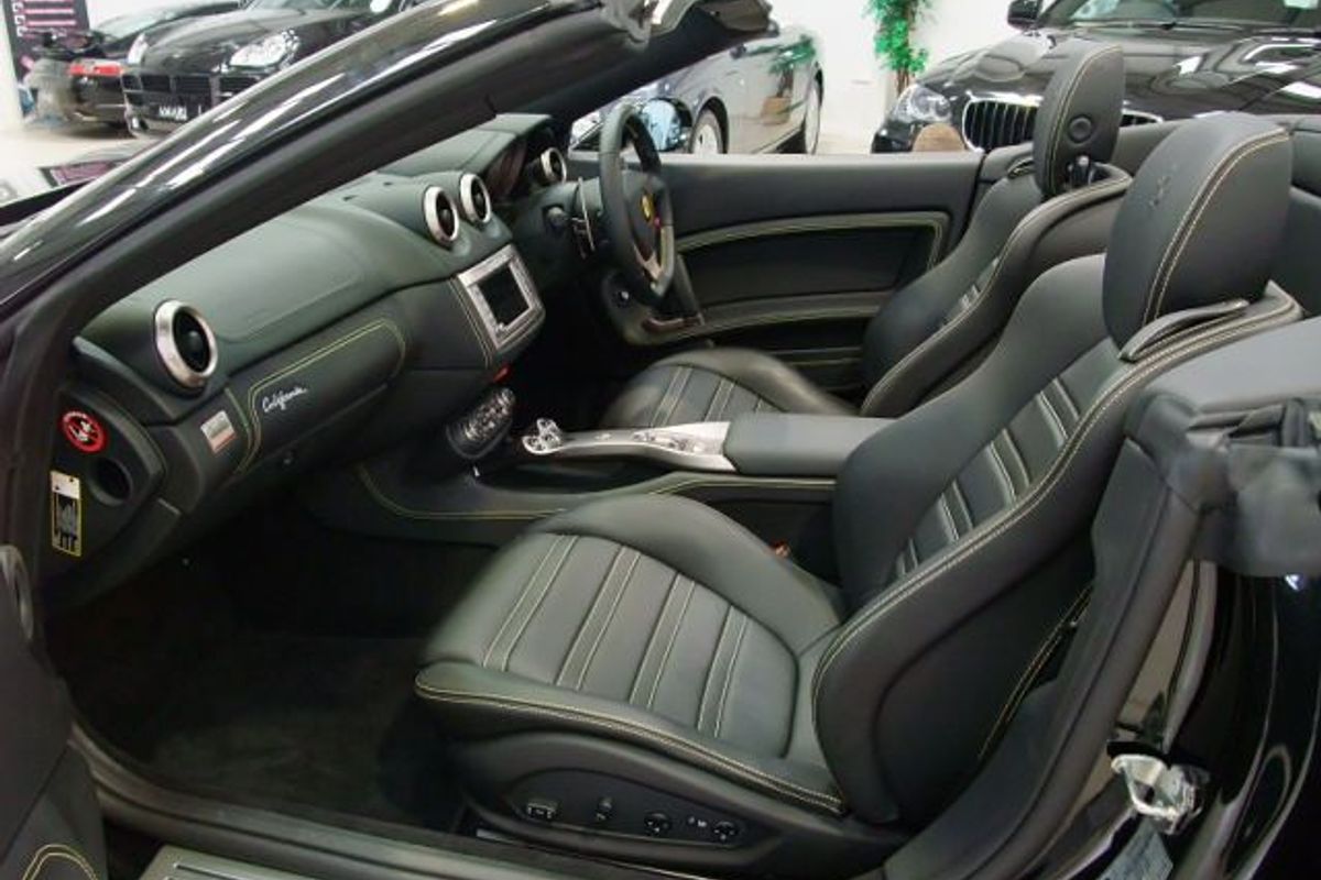 FERRARI California "Beautiful in every way"