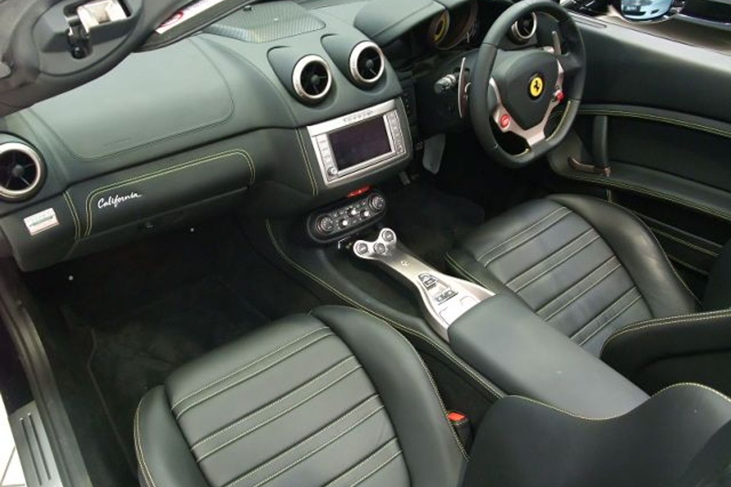 FERRARI California "Beautiful in every way"