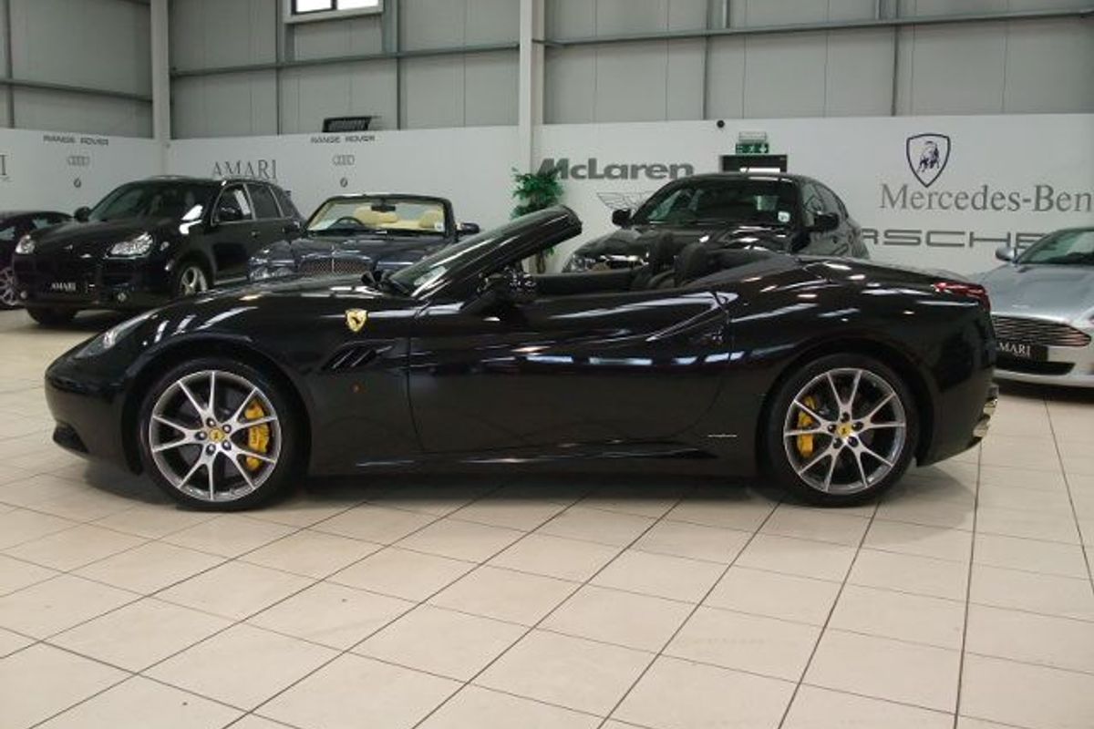 FERRARI California "Beautiful in every way"