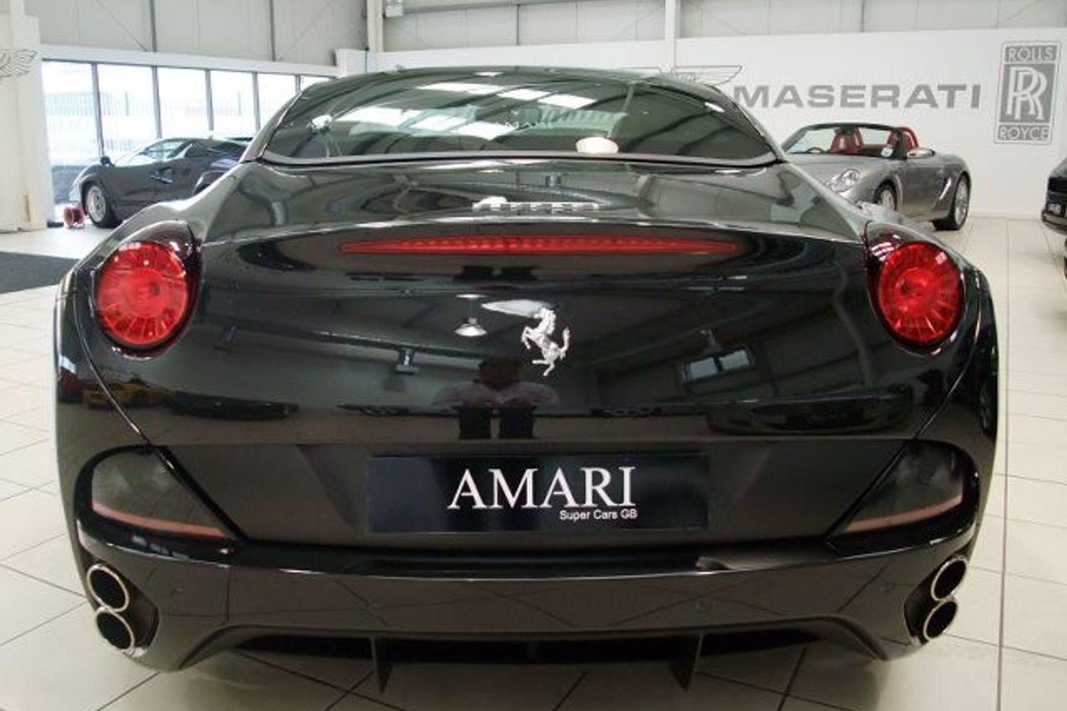 FERRARI California "Beautiful in every way"
