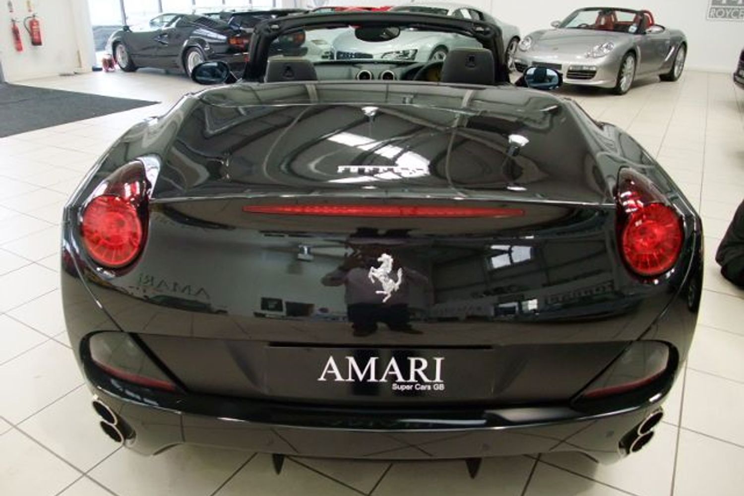 FERRARI California "Beautiful in every way"