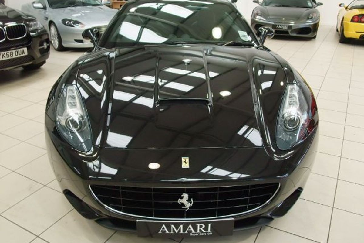 FERRARI California "Beautiful in every way"