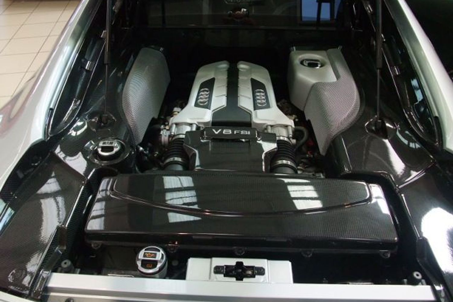 AUDI R8 R- Tronic V8 FSI "Big Spec Cost New �107.000!!"