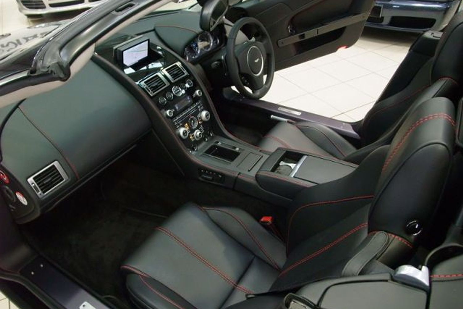 ASTON MARTIN Vantage 4.7 Roadster