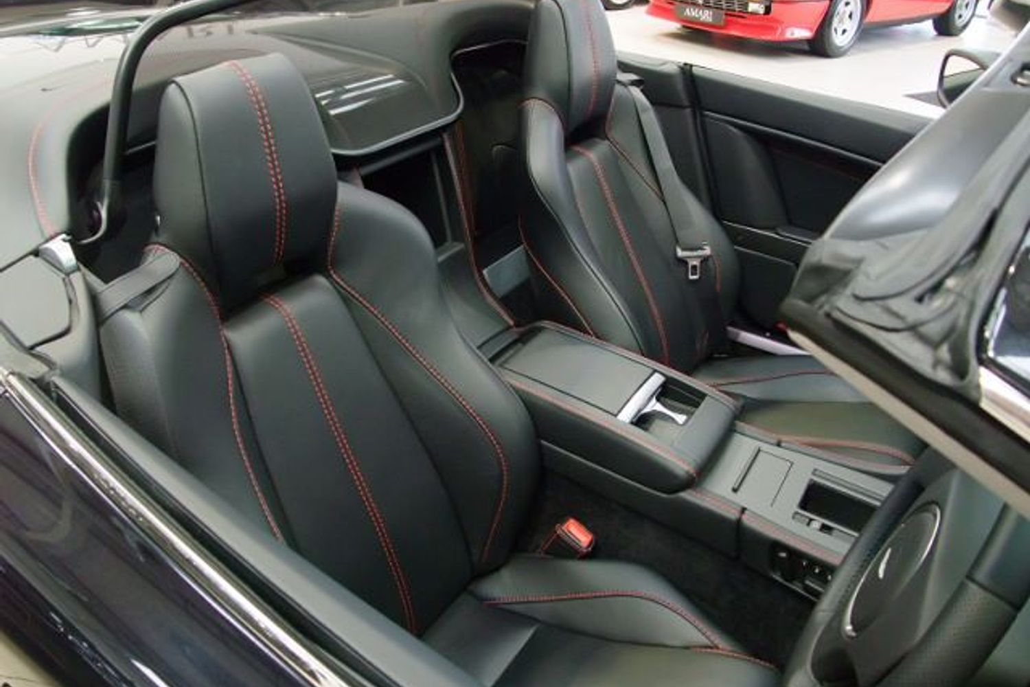 ASTON MARTIN Vantage 4.7 Roadster