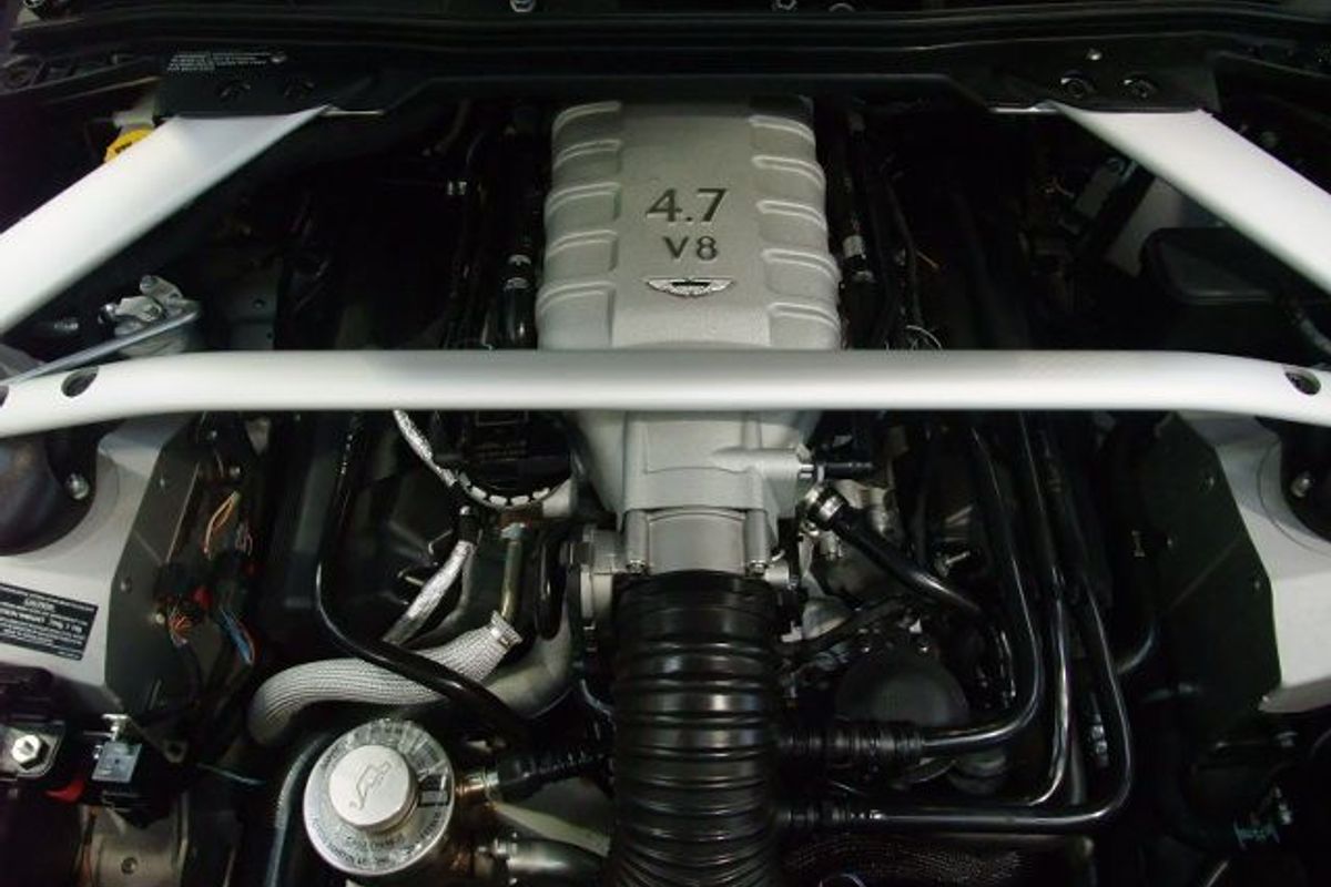 ASTON MARTIN Vantage 4.7 Roadster