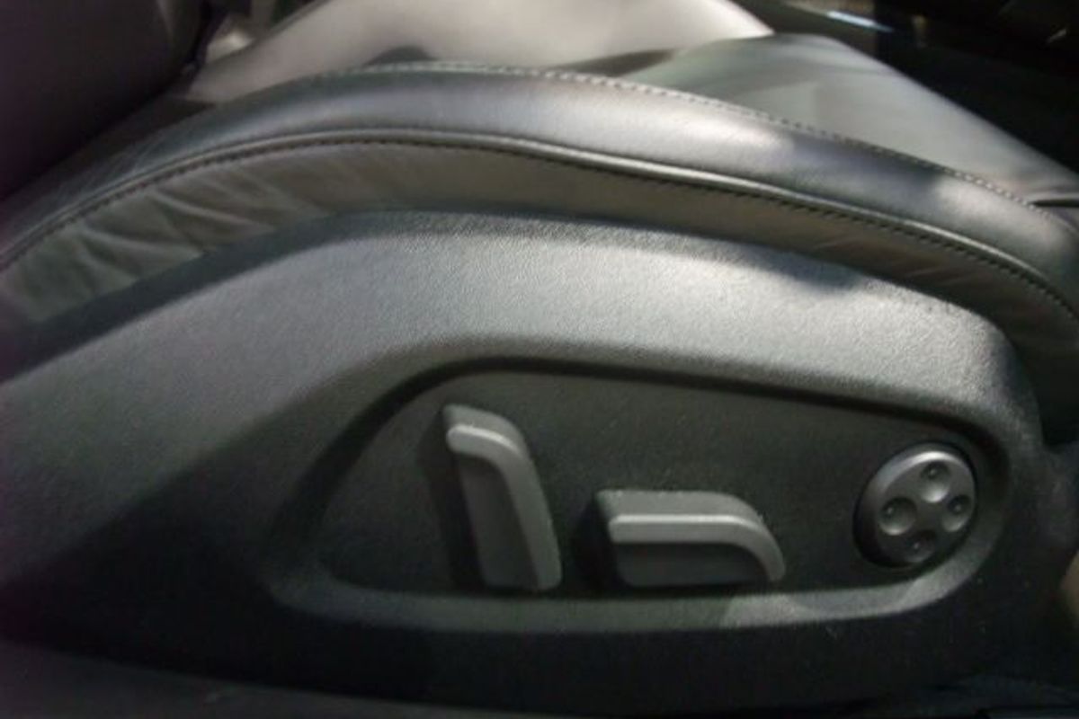 AUDI R8 R- Tronic V8 FSI Nice Big Spec