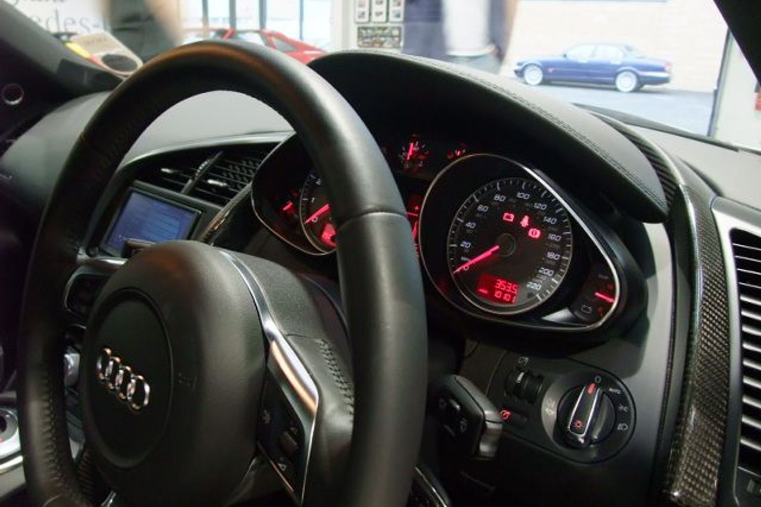 AUDI R8 R- Tronic V8 FSI Nice Big Spec