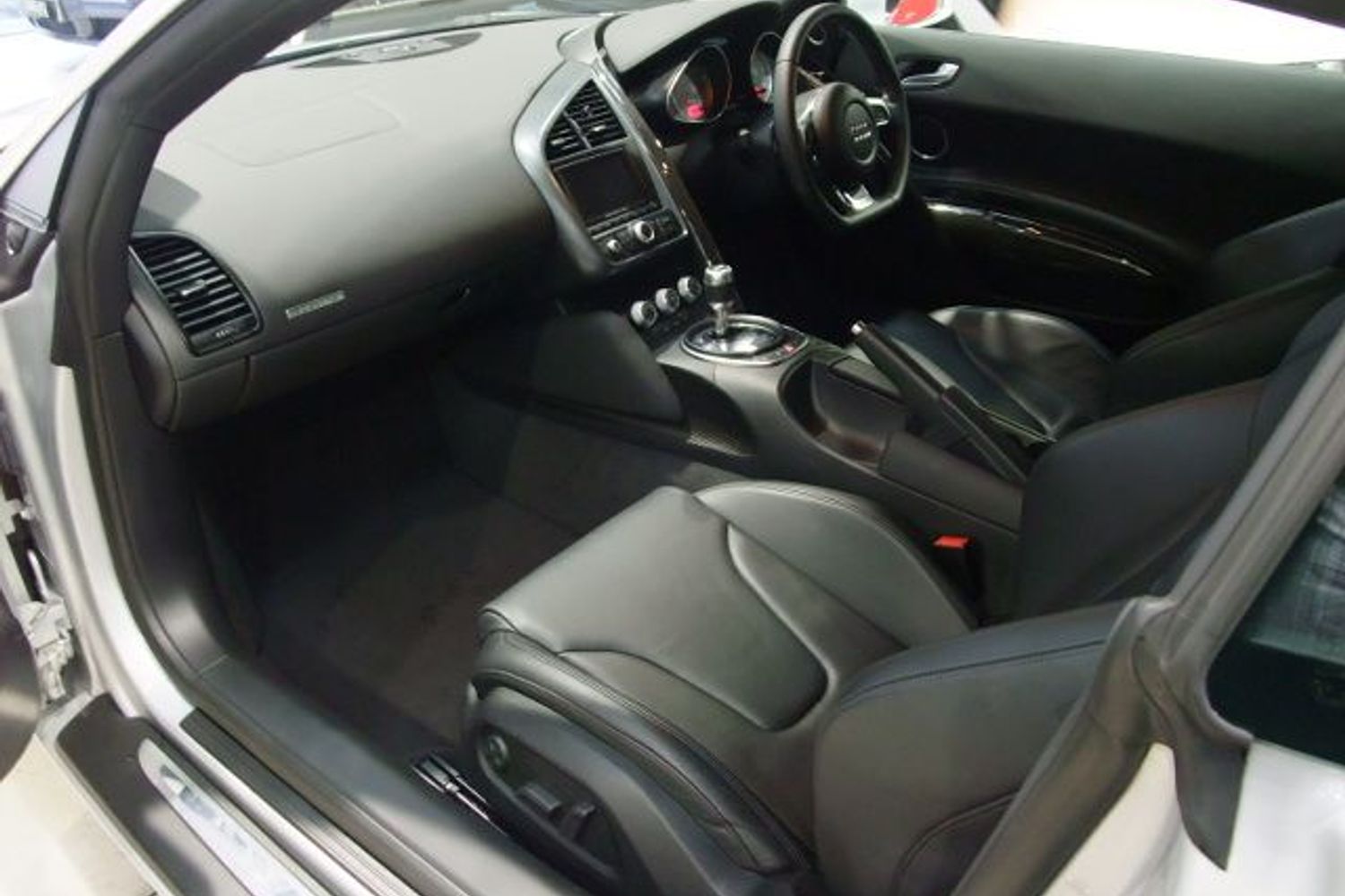 AUDI R8 R- Tronic V8 FSI Nice Big Spec