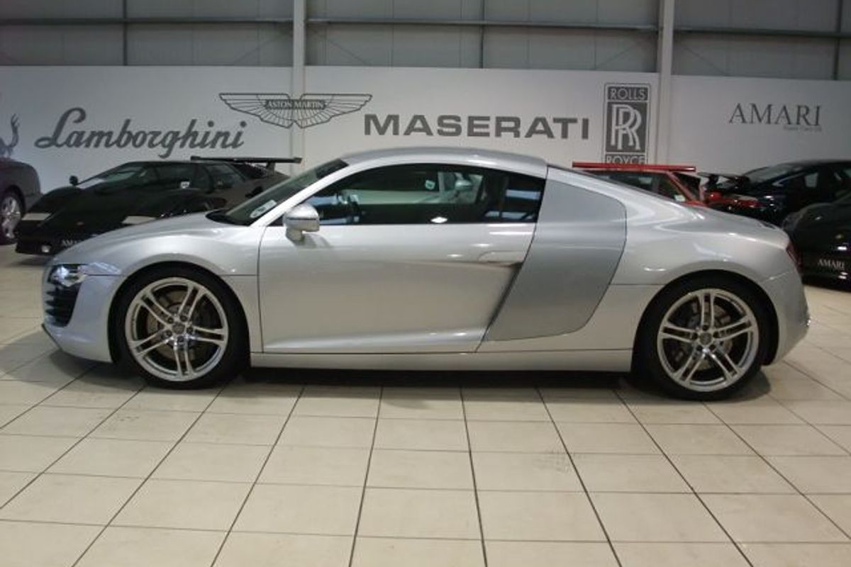AUDI R8 R- Tronic V8 FSI Nice Big Spec
