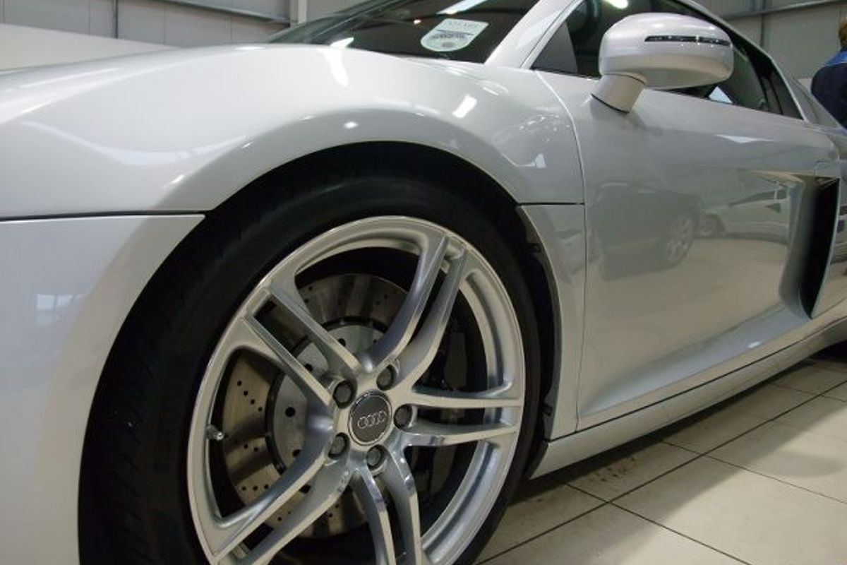 AUDI R8 R- Tronic V8 FSI Nice Big Spec