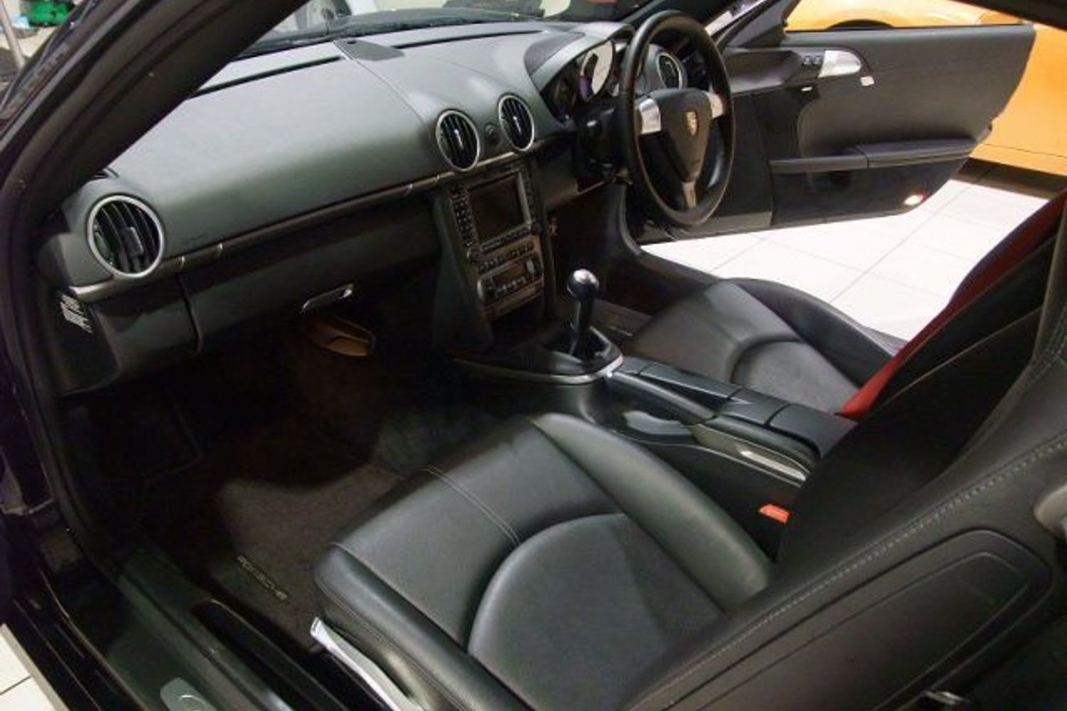 PORSCHE Cayman S
