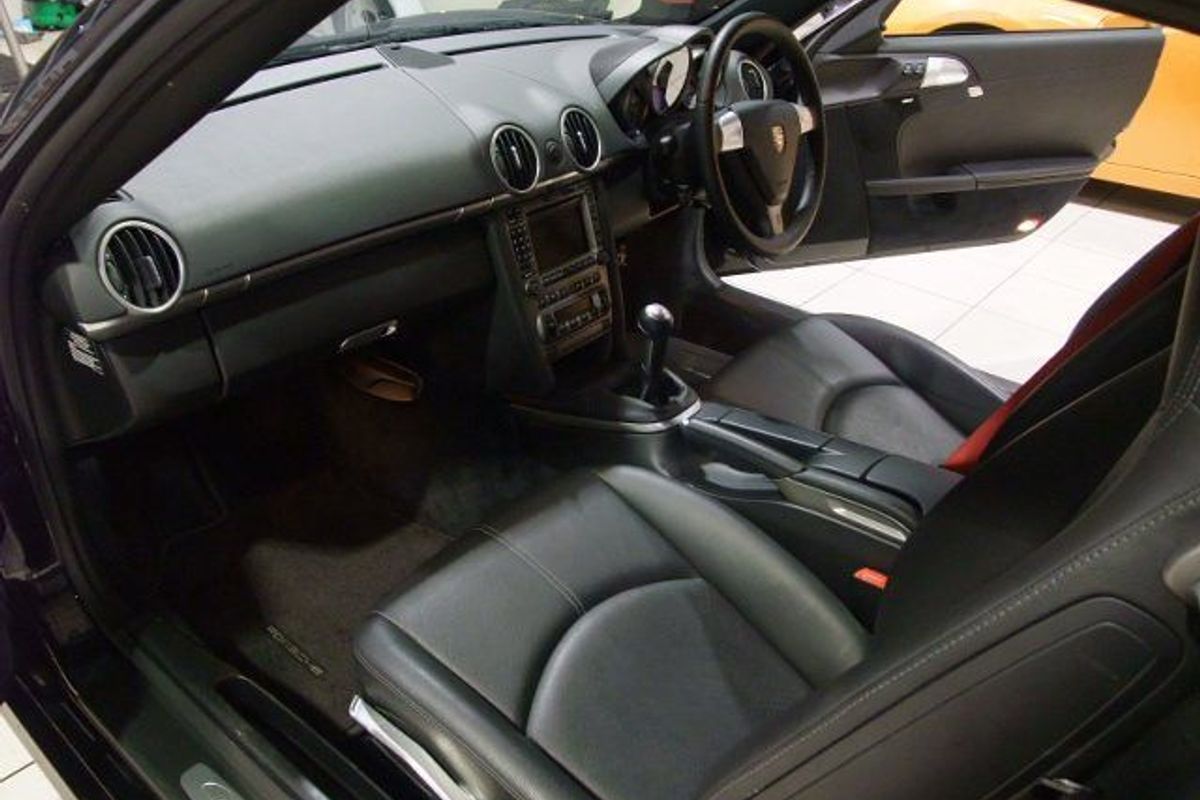 PORSCHE Cayman S