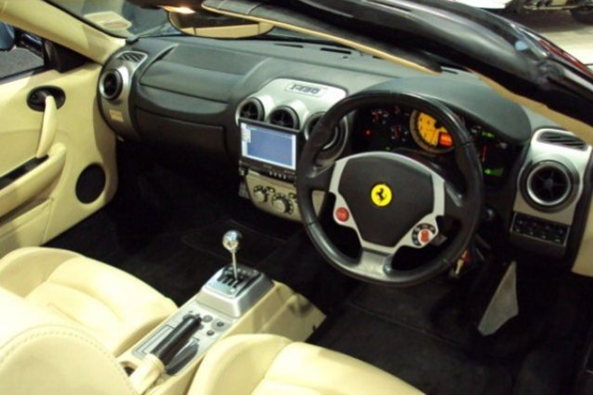 FERRARI F430 Spider "A real head turner"
