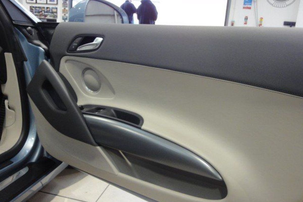 AUDI R8 6sp Man